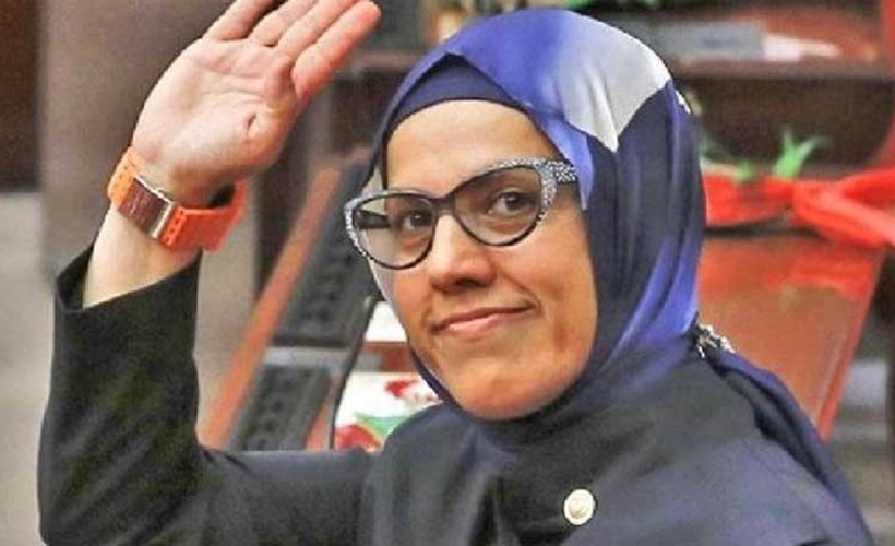 AKP'li vekilin 'hiç kullanmadım' dediği Mercedes araçla videosu ortayı çıktı