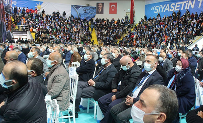 CHP'li Adıgüzel, kongreden sonra Corona'ya yakalanan AKP'lilerin listesini yayınladı
