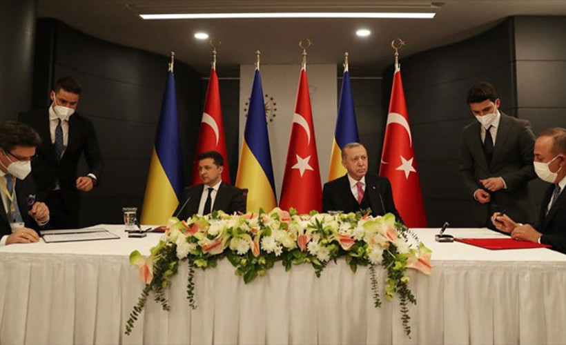 Erdoğan ile Zelensky görüştü: Karadeniz’deki kriz, diplomatik yöntemlerle çözülmeli