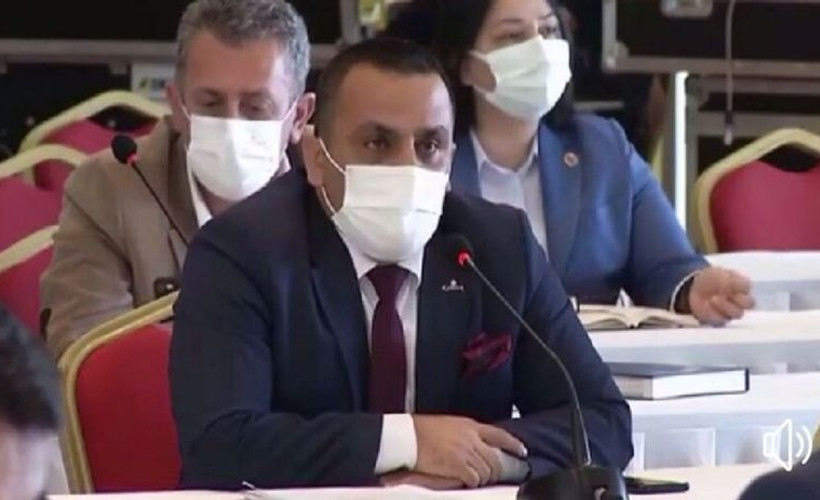 Belediye meclisi toplantısında CHP'den çağrı: Çok kalabalığız, bize de ceza kesilsin
