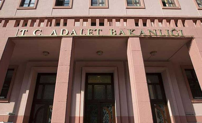Adalet Bakanlığı, yazılı ve sözlü sınavların ertelendiğini duyurdu