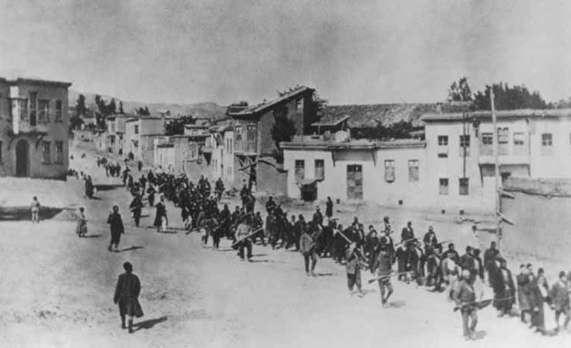 'Biz soykırım yapmayız' diyorsunuz ama bunu derken de 'sizi keseriz, öldürürüz' diyorsunuz’