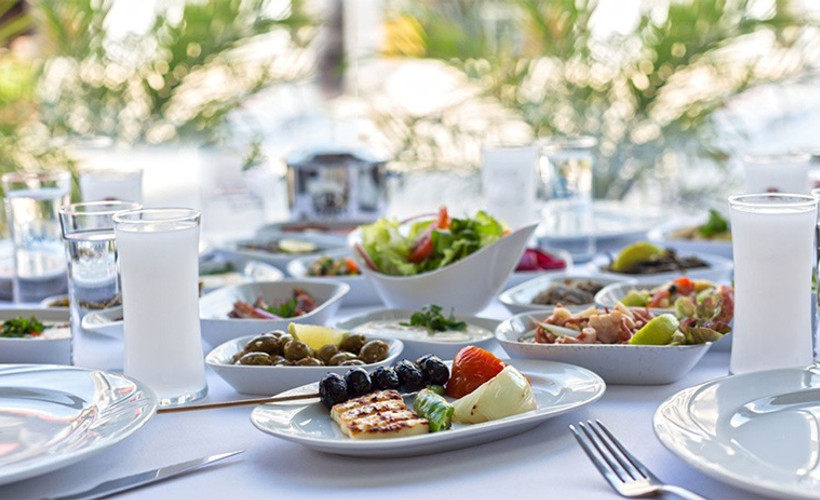 Tam kapanmada gelen alkol yasağı, turizmde iptalleri beraberinde getirdi