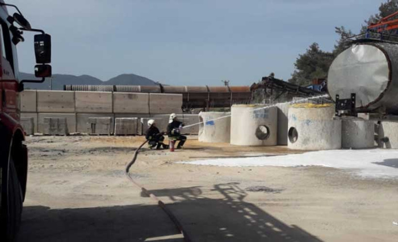 Park halindeki zift tankı patladı