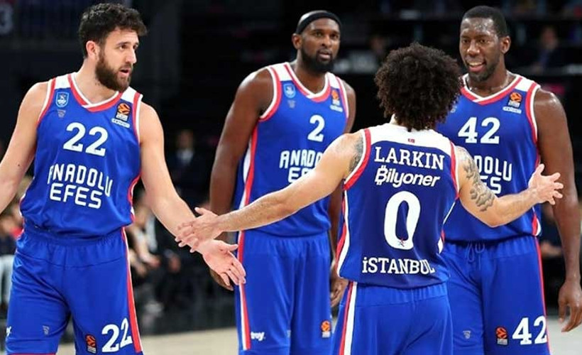 Anadolu Efes Final Four'a yükseldi