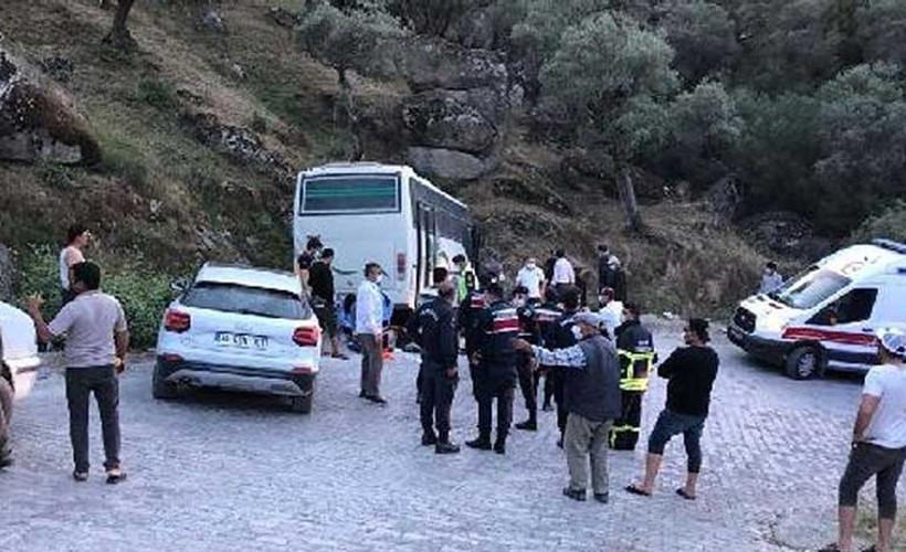 İşçi servisi midibüsü kayalıklara çarptı: 14 yaralı