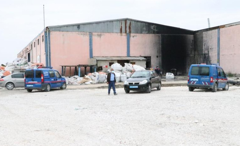 Niğde'de plastik kırma makinesinin haznesine düşen işçi yaşamını yitirdi