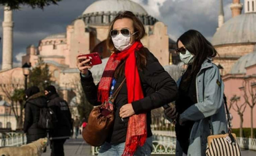 Vali Yerlikaya İstanbul'a mart ayında gelen turist sayısını açıkladı