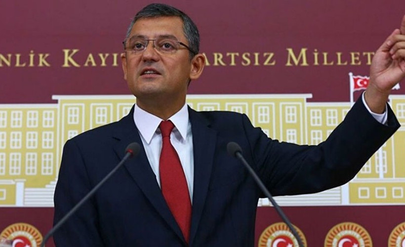 CHP'li Özel'den 'cüppe ve takkeli amiral' tepkisi: 15 Temmuz'dan ders alınmadığının kanıtı