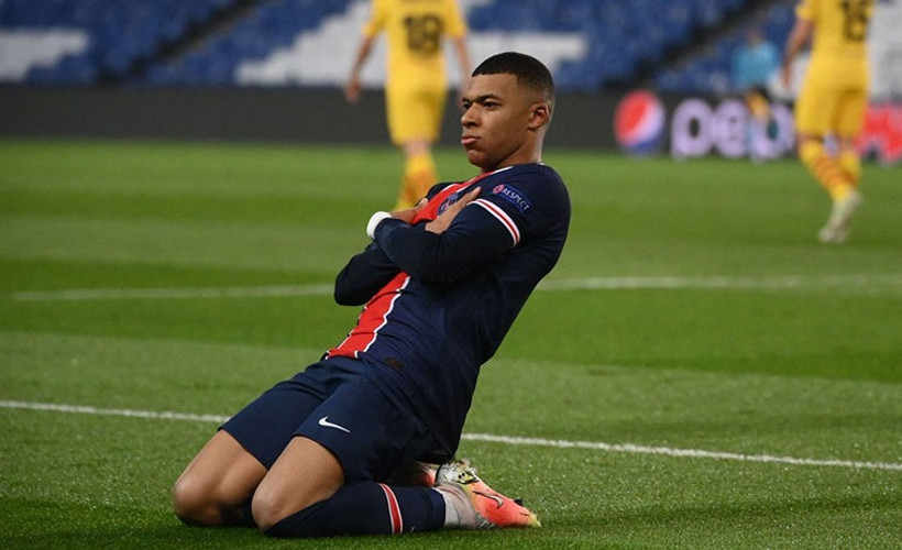Kylian Mbappe Fransa'da yılın futbolcusu seçildi