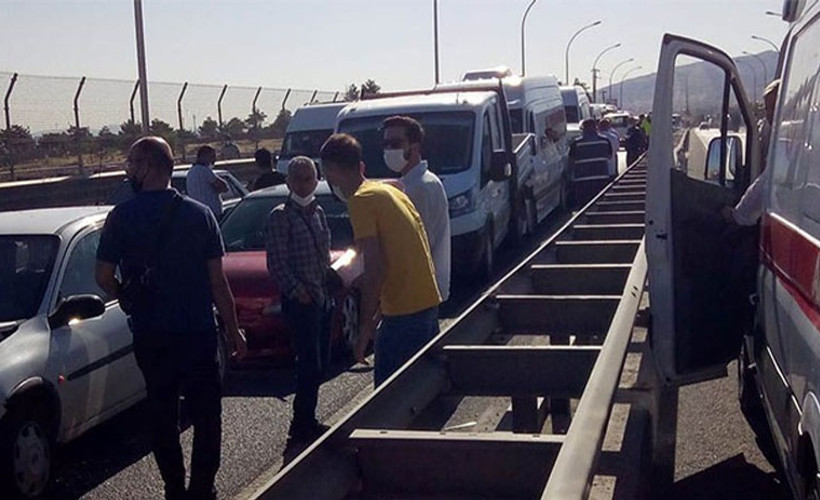Malatya'da zincirleme kaza: 9 araç çarpıştı, 21 kişi yaralandı