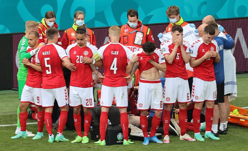 EURO 2020'de Danimarkalı oyuncu Eriksen fenalaştı