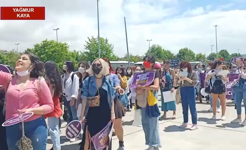 Kadınlar Maltepe miting alanından seslendi: Sen tek biz hepimiz, sözleşmeden vazgeçmeyeceğiz