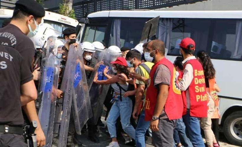 İşe iade talebiyle Ankara’ya yürümek isteyen işçiler gözaltına alındı
