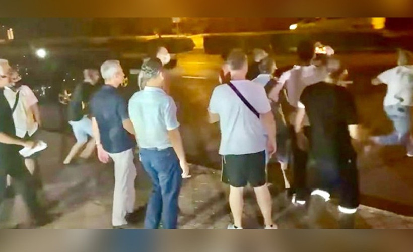 Canlı yayına saldıranlar Halk TV'den şikayetçi oldu: Asıl biz mağduruz
