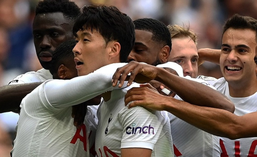 Tottenham, son şampiyon Manchester City'i devirdi