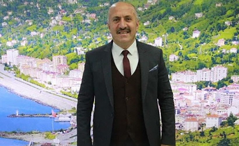 Belediye başkanı, ağabeyini vekaleten başkan yardımcısı atadı