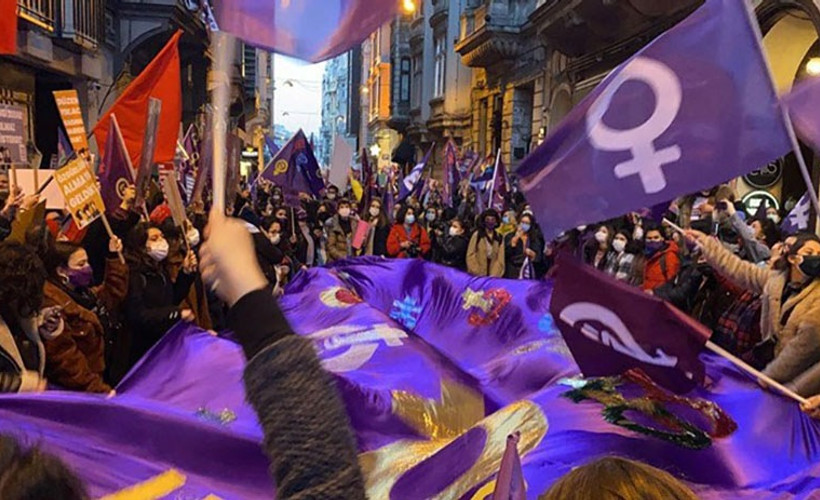 'Feminist Gece Yürüyüşü'nde gözaltına alınan 17 kişi hakkında dava açıldı