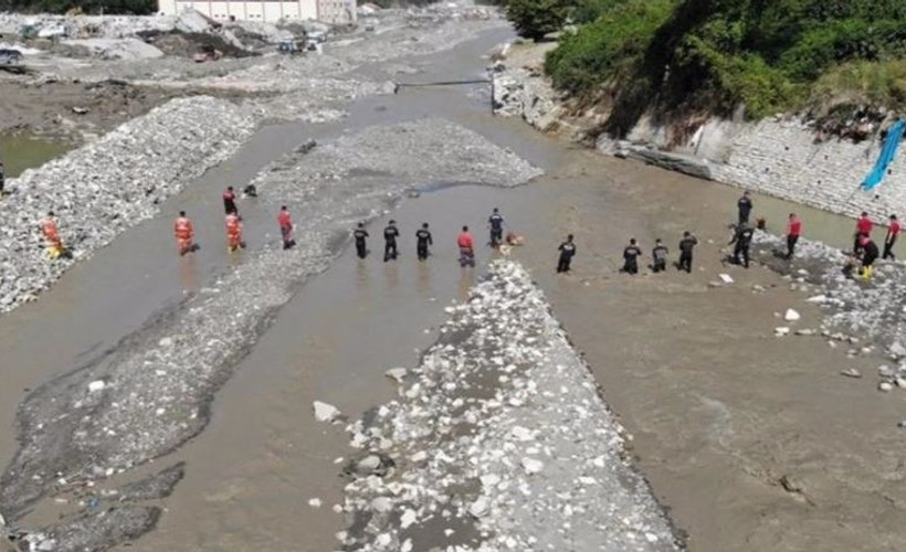 Sel felaketinde kayıp 16 kişiyi arama çalışmaları sürüyor