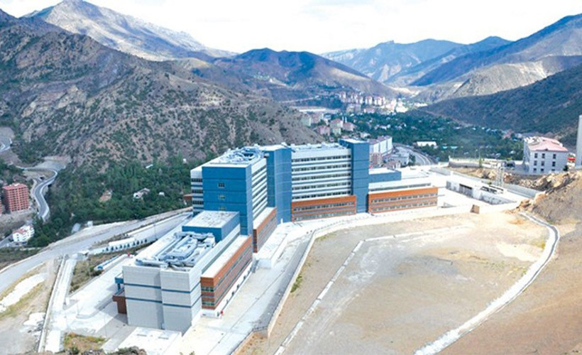 Heyelan bölgesinde inşa edilen devlet hastanesi sonunda açılıyor
