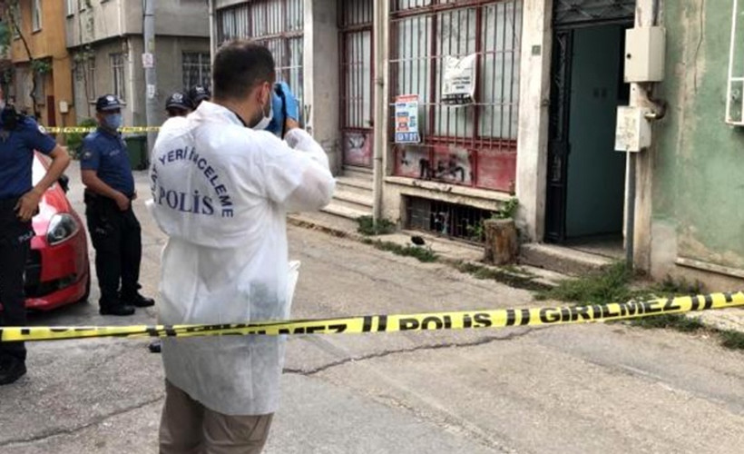 Uzaklaştırma kararı olan Necati G. çocuğunun önünde eşini bıçakladı