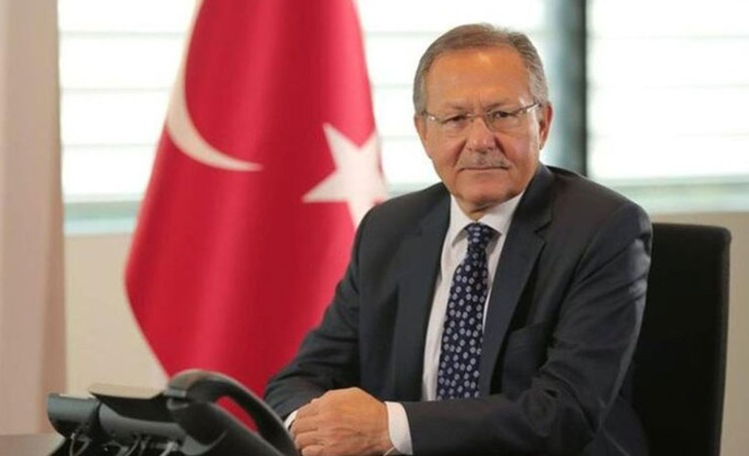 Ahmet Edip Uğur yaşamını yitirdi