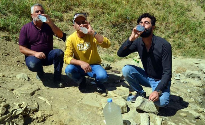 Şifalı suyun mikrop saçtığı tespit edildi halen gelmeye devam ediyorlar