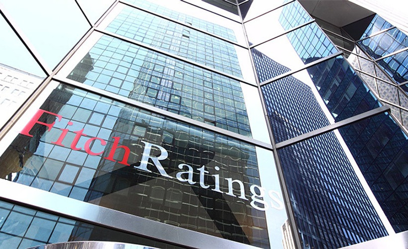 Fitch: TL'deki zayıflık döviz cinsinden borç verme iştahını sınırlıyor