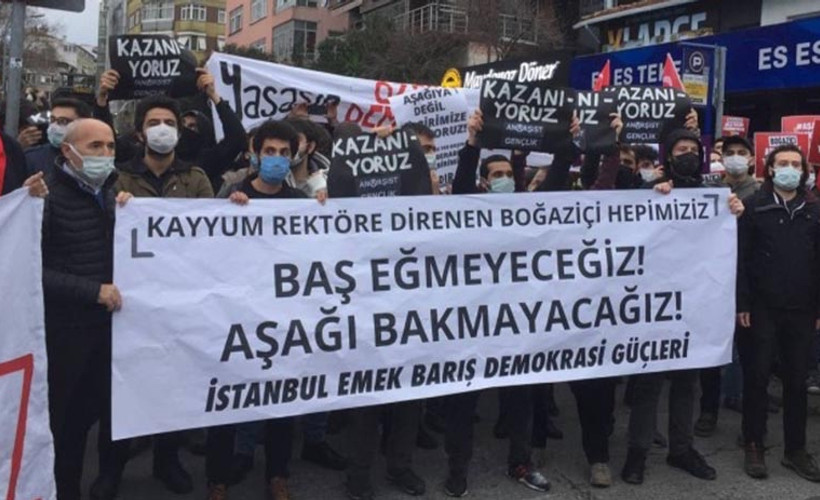 Polisler 'suçtan zarar gördüklerini' iddia ederek öğrencilerden şikayetçi oldu