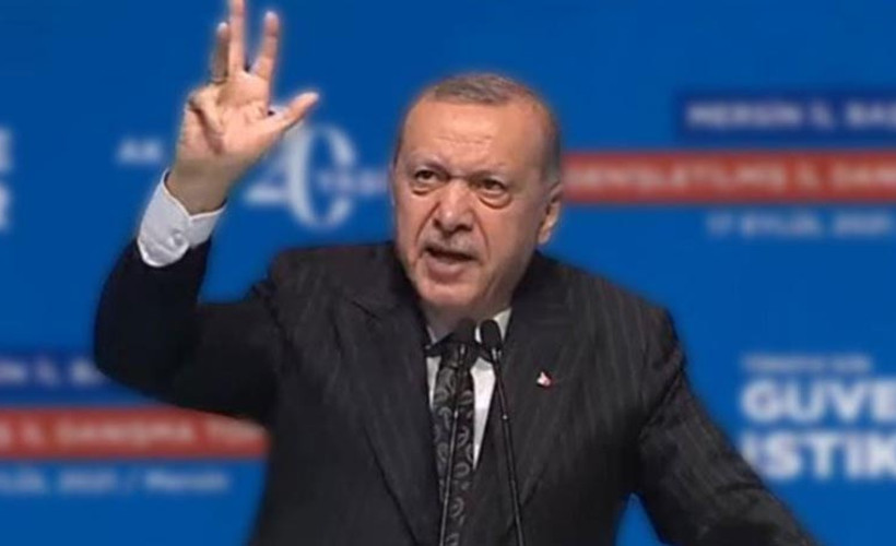 Erdoğan yine ‘Rabia’ işaretini yapamadı