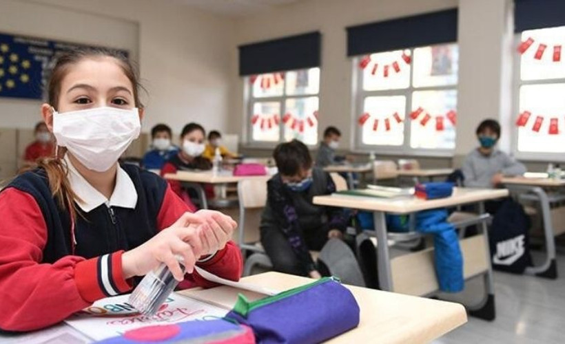 Önlem alınmadan yüz yüze eğitim: En az 611 sınıf karantinada