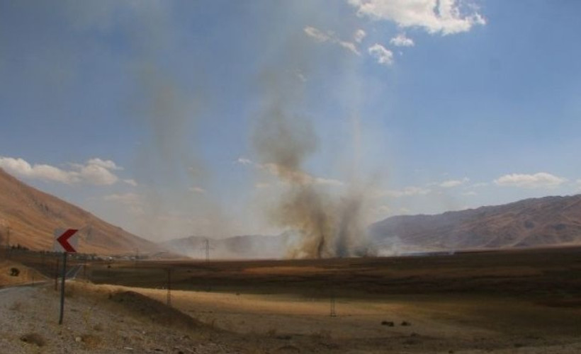Doğal Sit Alanı Nehil Sazlığı'ndaki yangın kısmi olarak kontrol altına alındı
