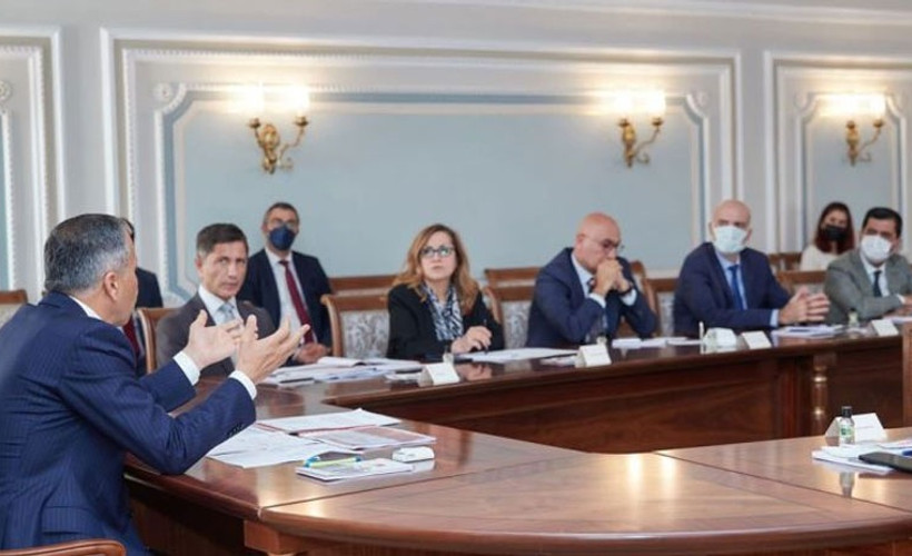İstanbul'daki devlet üniversitesi rektörlerinden 'arsa değerlendirme' toplantısı