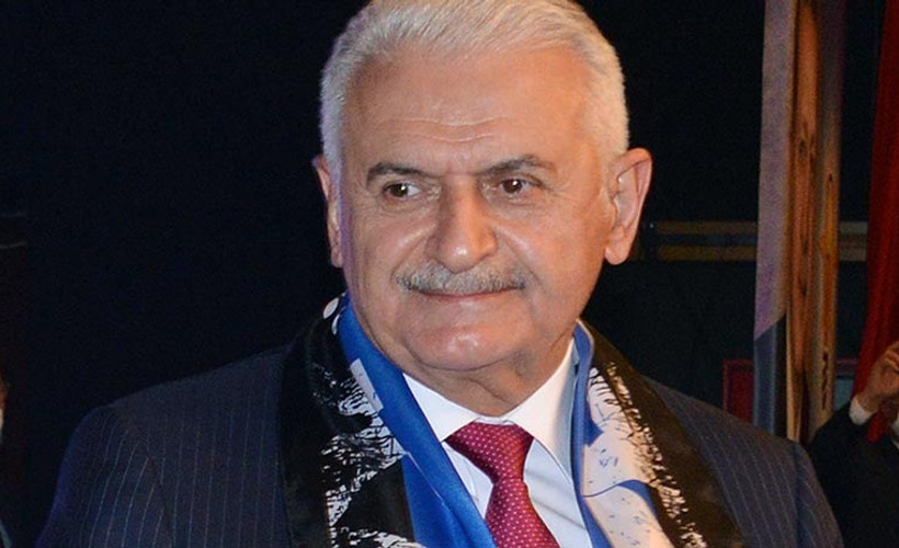 Köydeki teyzeden Binali Yıldırım'a: Evladım, sen bakan olmuşsun ama cahil kalmışsın