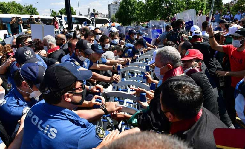 Türkiye’de savunmaya ağır ceza: 450 avukata 2 bin 786 yıl hapis