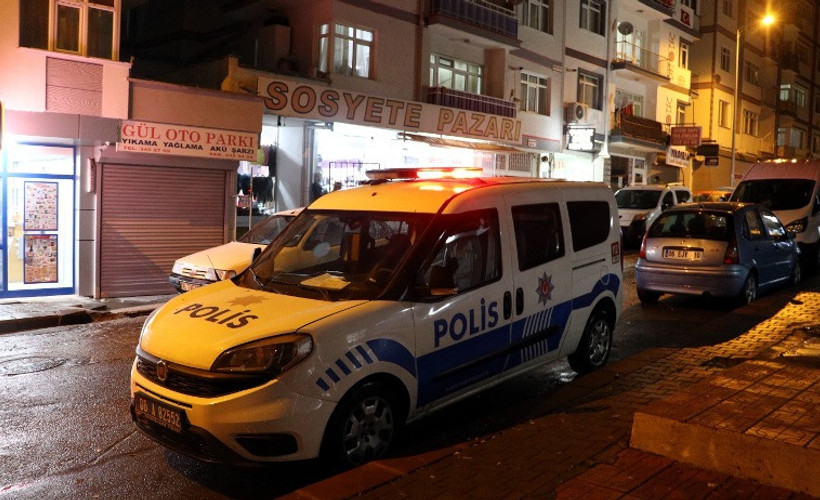 Boşandığı eşini öldürüp, kızına 'Anneni öldürdüm, kaçıyorum' dedi