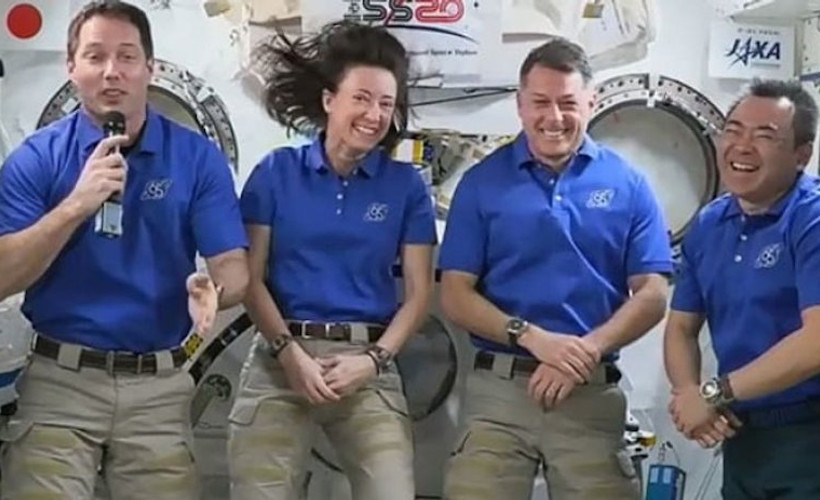 Astronotlar arıza nedeniyle 20 saatlik yolculuğu tuvalet olmadan tamamlayacak