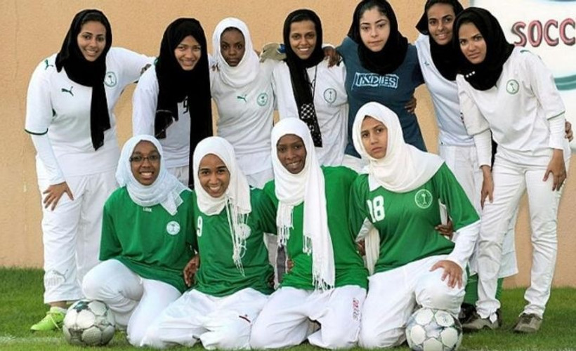 Suudi Arabistan'da ilk kadın futbol ligi başladı