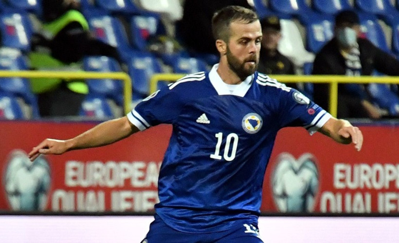 Fotoğrafları basına yansıyan Beşiktaşlı Pjanic'e tepki büyüyor