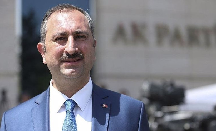 Adalet Bakanı Gül: Muhalefet elbette eleştirecek, eleştirmezse Meclis'i tek parti temsil eder