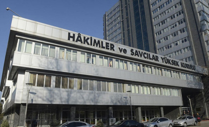 Gerçeğe aykırı duruşma zaptı düzenleyen hakim, HSK’ye şikayet edildi