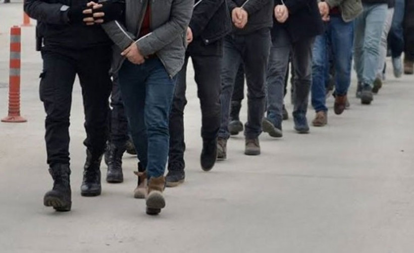 Diyarbakır ve Urfa'da ev baskınları