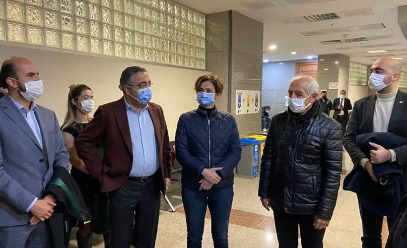 ‘Cumhurbaşkanı'na hakaret’ iddiasıyla yargılanan Genco Erkal'ın davası ertelendi
