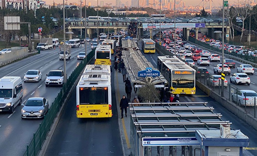 İstanbul'da ulaşıma zam teklifi ertelendi