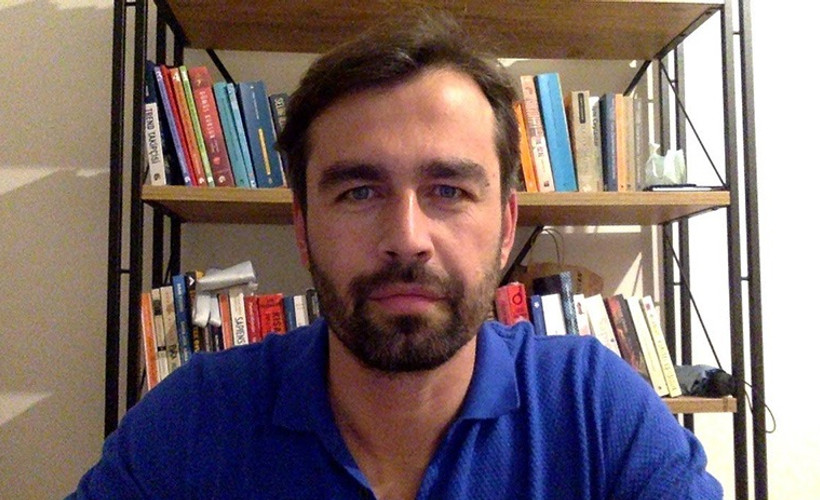 Ekonomist Emrah Lafçı: Ütüyü fişte unut, sonra da kundaklandık de