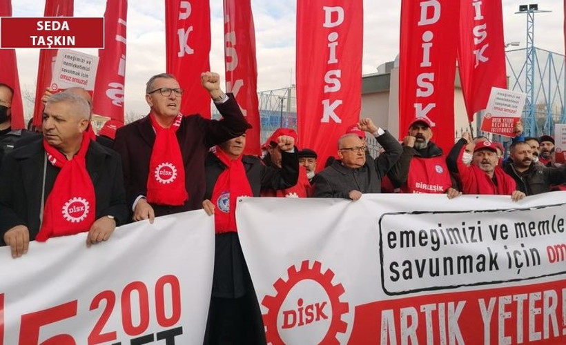 Emekçiler, Çalışma Bakanlığı önünden seslendi: Asgari ücret 5 bin 200 olsun
