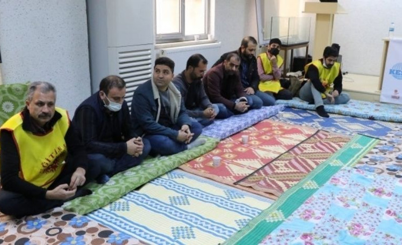 İhraç edilen öğretmenler 2 günlük eylemlerini sonlandırdı