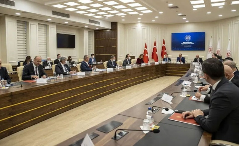 Asgari ücrette sendikaların önerdiği tutara DİSK'ten ilk tepki: Kabul edilemez