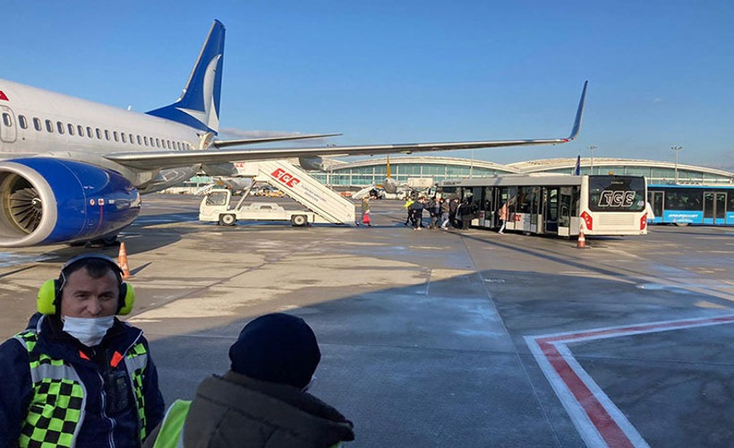 Anadolujet uçağı acil iniş yaptı