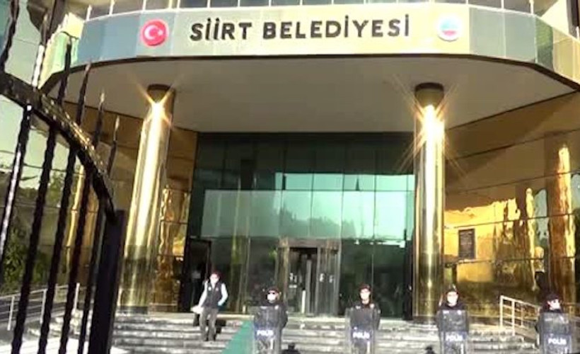HDP döneminde borçsuz olan Siirt Belediyesi'ni kayyım batırdı